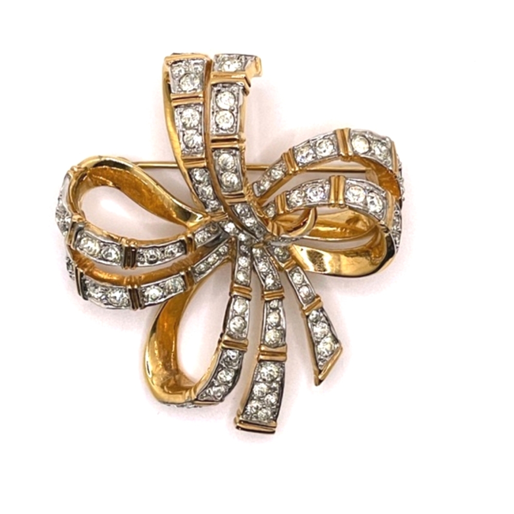 Jomaz Signed Vintage Gold Tone Rhinestone Dimensional Bow Pin Brooch